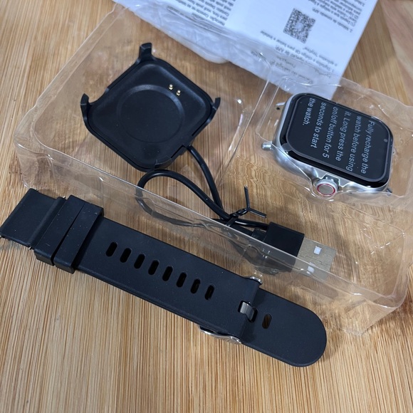 Watch with Black Band - Picture 2 of 3